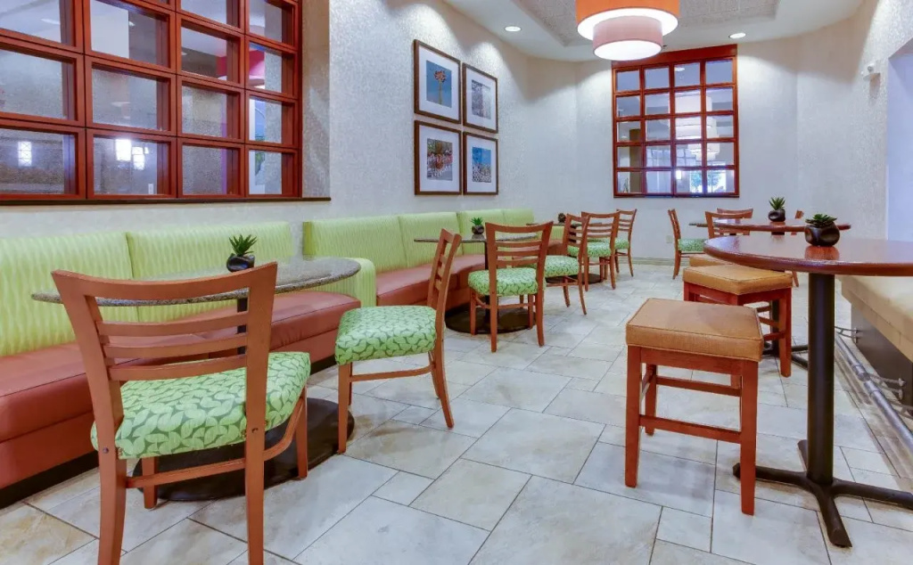 Drury Inn & Suites West Des Moines