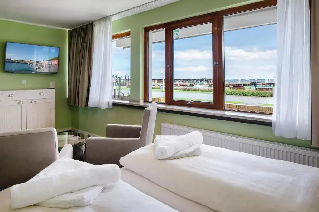Standard Double room with sea view (full double bed)