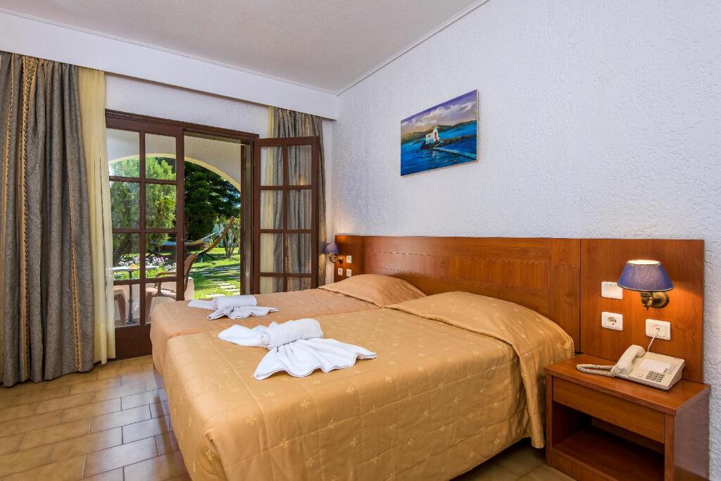 Gaia Garden Hotel 3 *