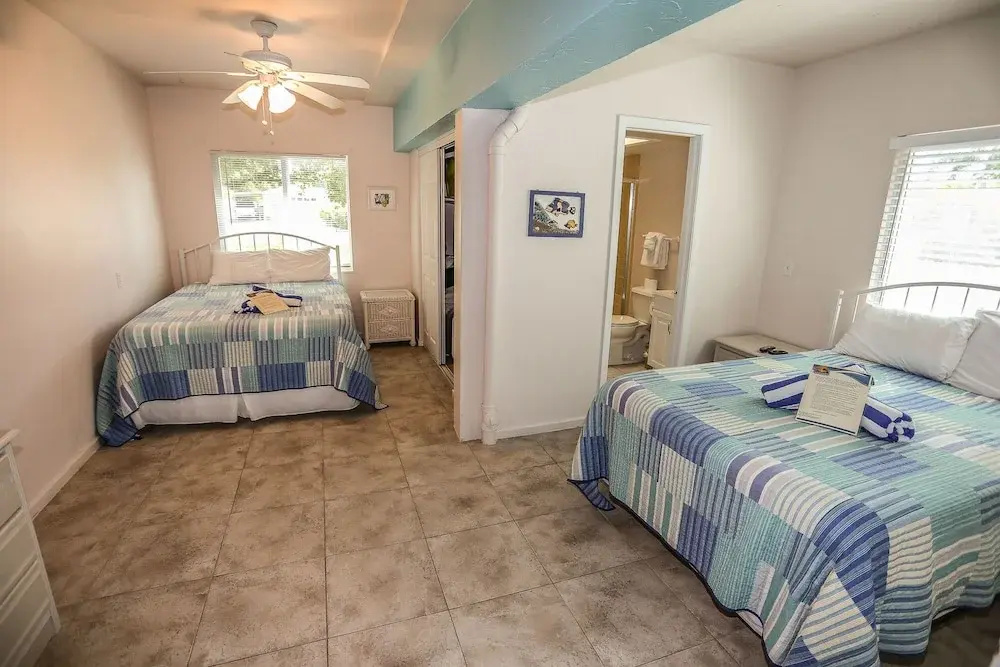 7900 Estero