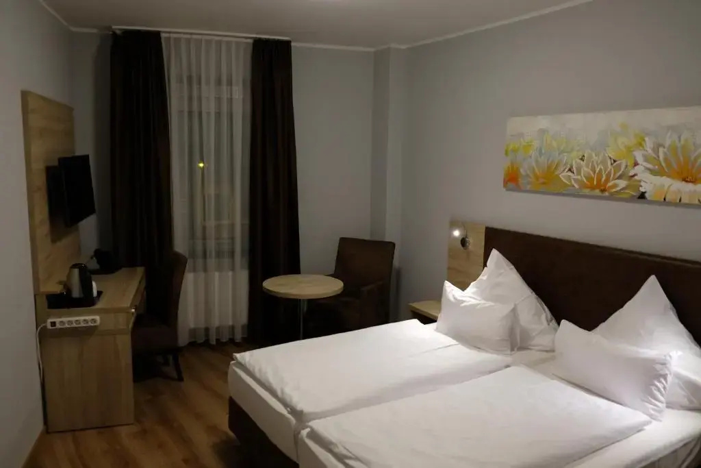 Standard Double room (full double bed)