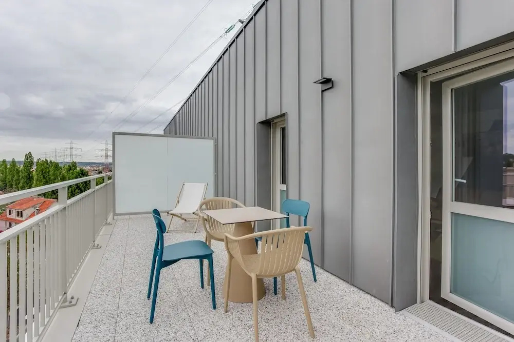 Balcony & Terrace