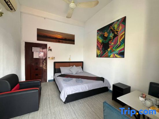 Standard Double room with pool view (full double bed)