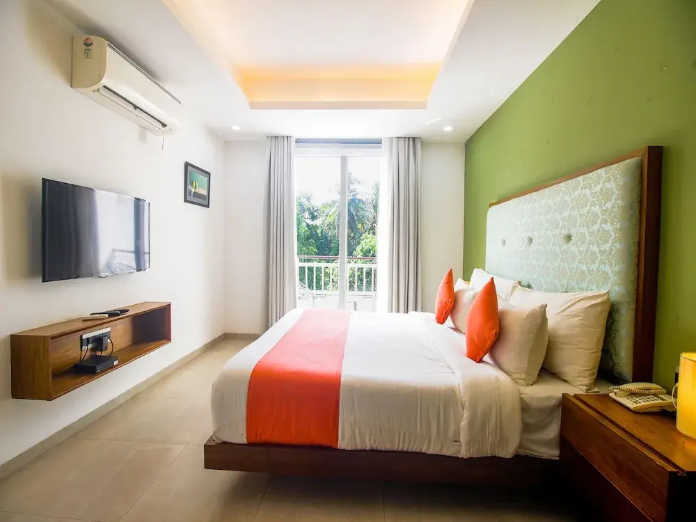 Luxury Double room with balcony (full double bed)