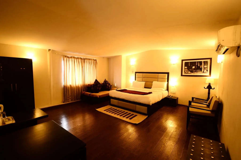 Royal room