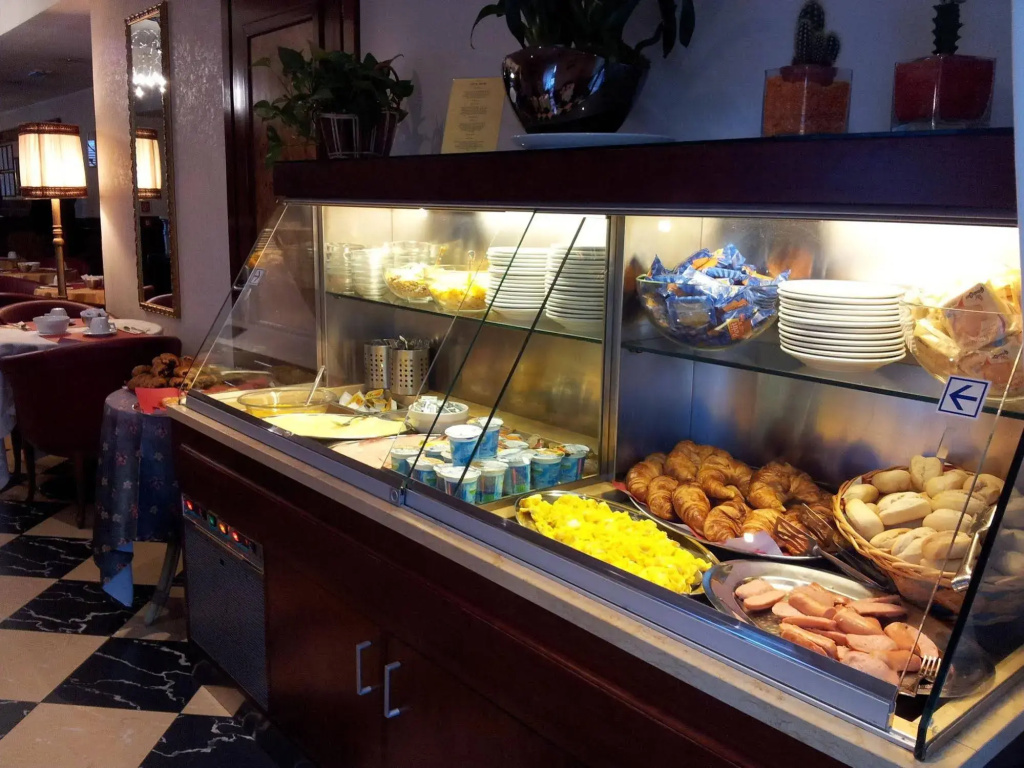 Hotel photo 11