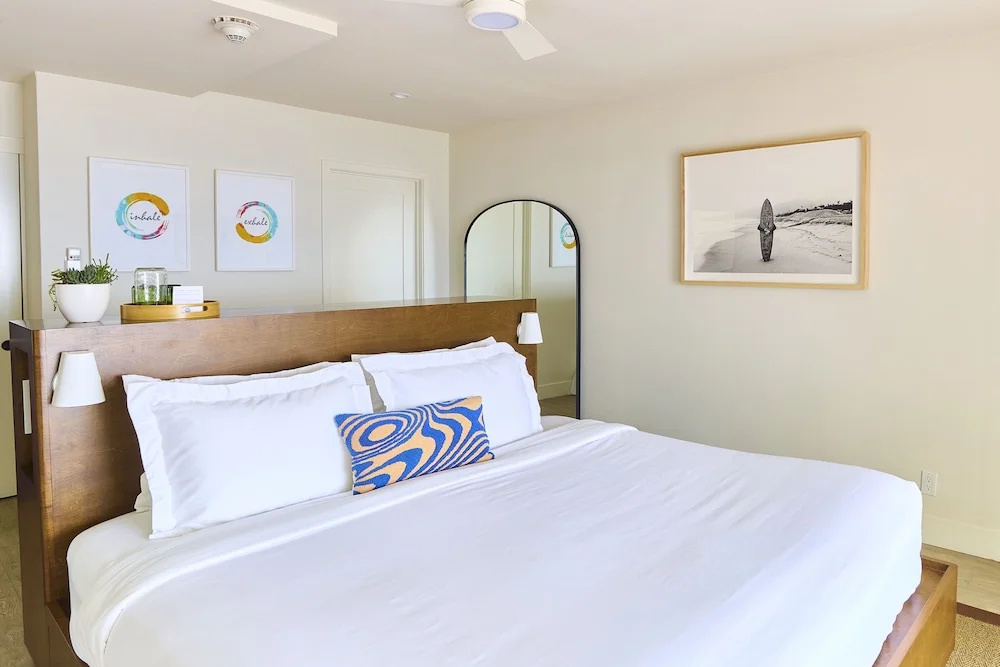 Standard Double room with balcony and oceanfront (full double bed)