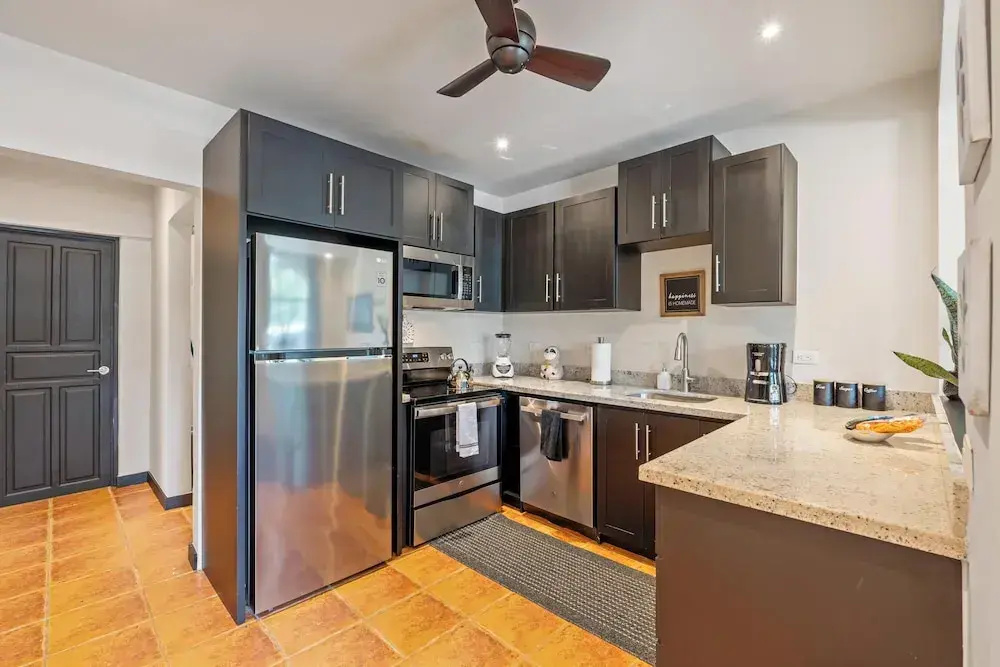 Relaxing 2 BR  Beach & Pool  Condo Unit2 - фото 10
