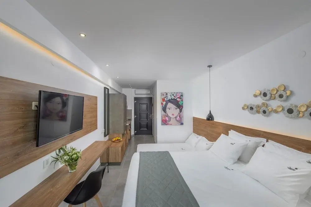 Deluxe Suite with balcony