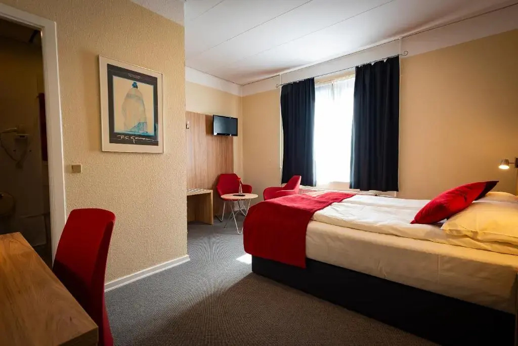 Superior Double room (full double bed)
