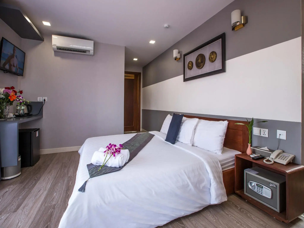 Superior Double room (full double bed)
