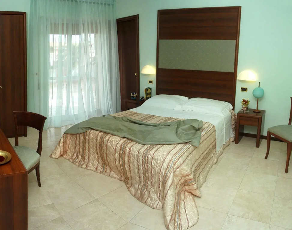 Hotel photo 13