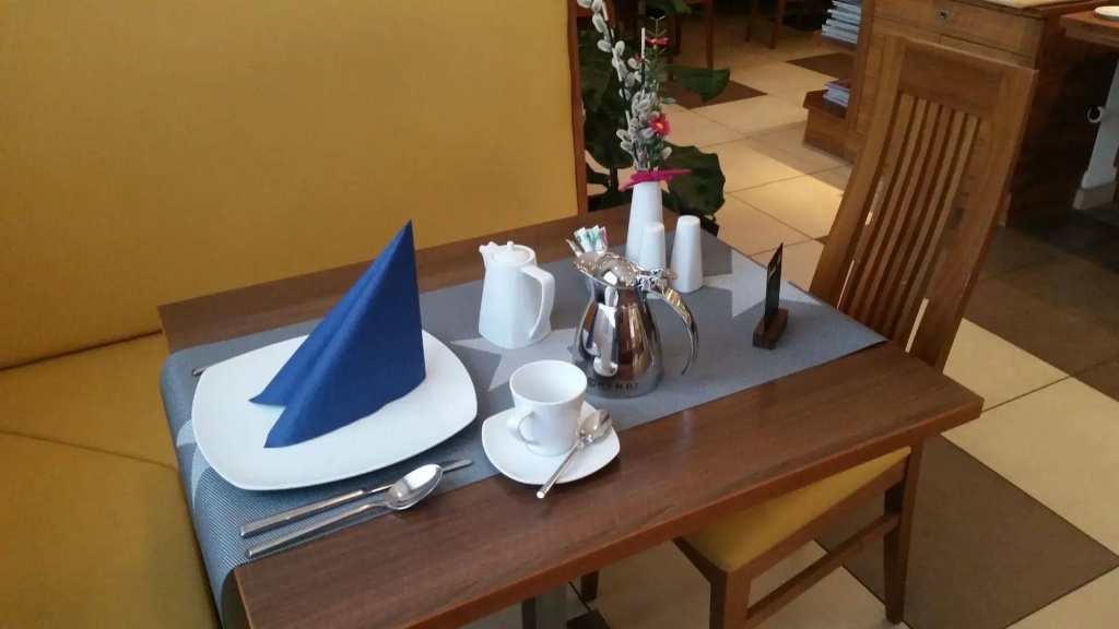 EB Hotel Garni - фото 8