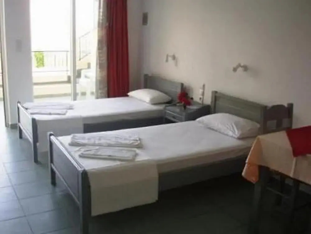 Double Studio with sea view (twin beds)