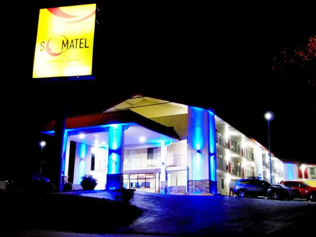 Somatel Nashville Airport Hotel