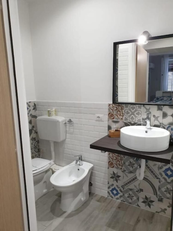 Deluxe Double room with balcony (full double bed)