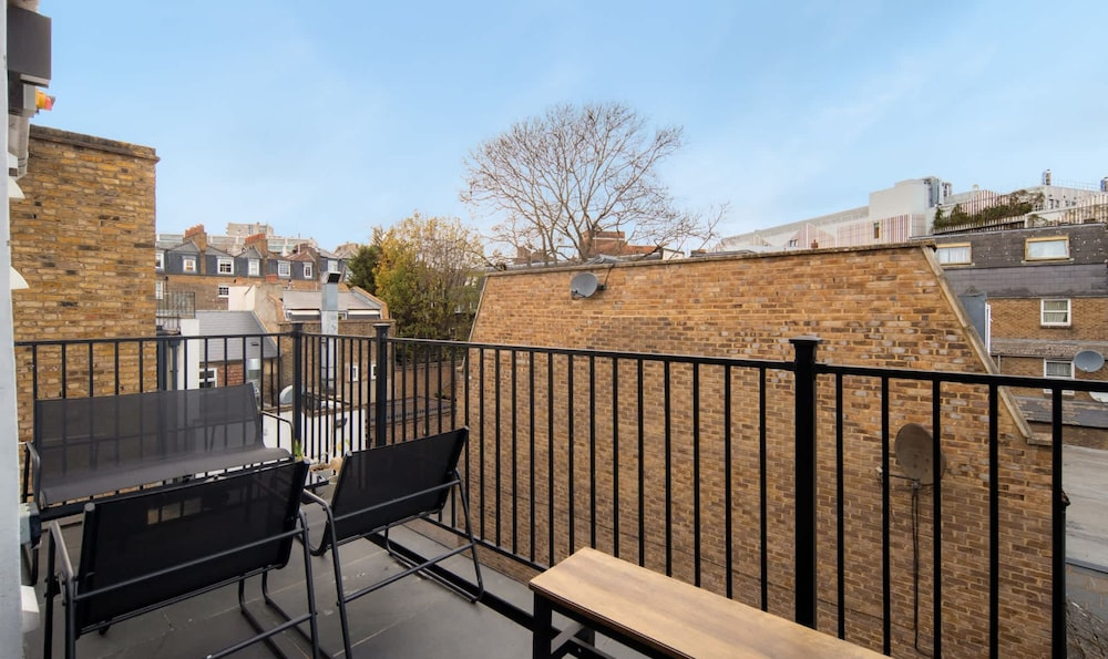1 Min Walk to Euston Station Luxury Townhouse