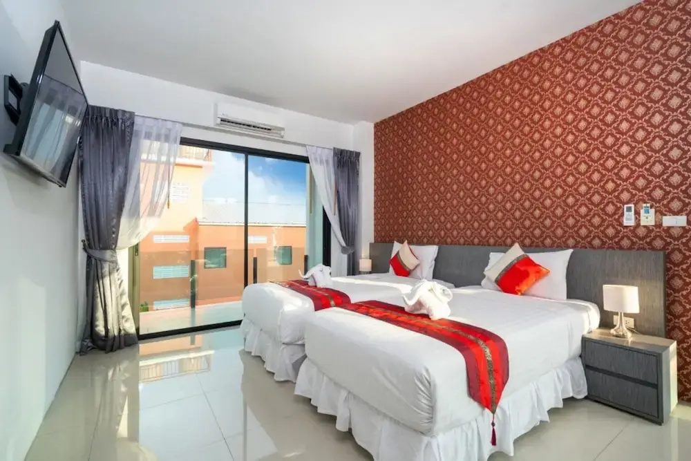 Deluxe Double room with pool view (twin beds)