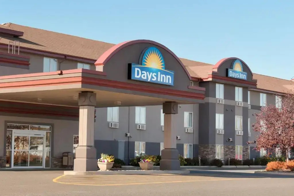 Days Inn & Suites by Wyndham Thunder Bay by null
