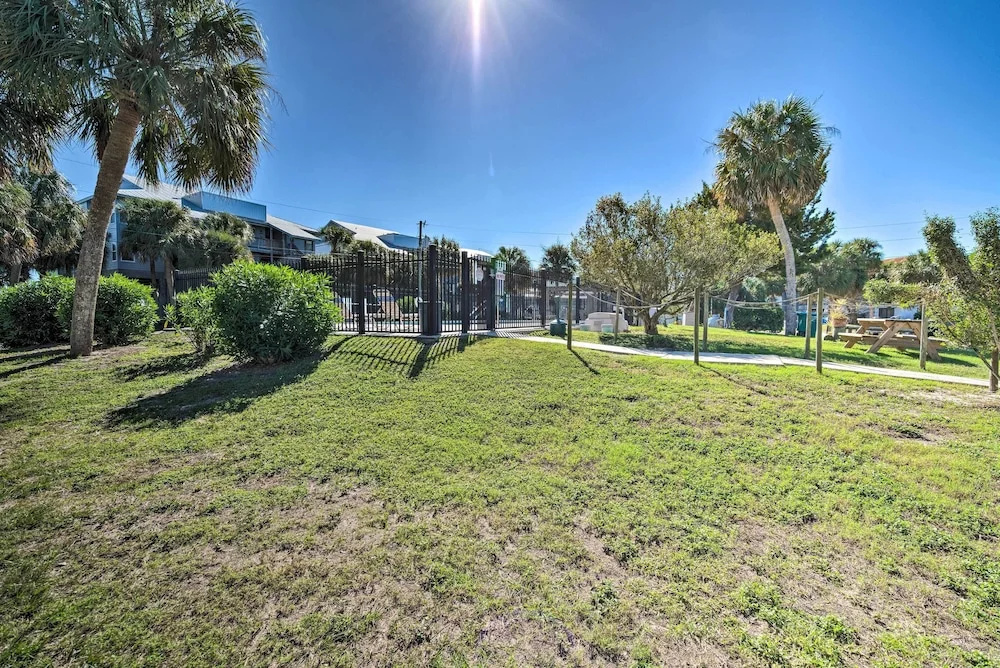 Walkable Beachfront Retreat on Cedar Key!