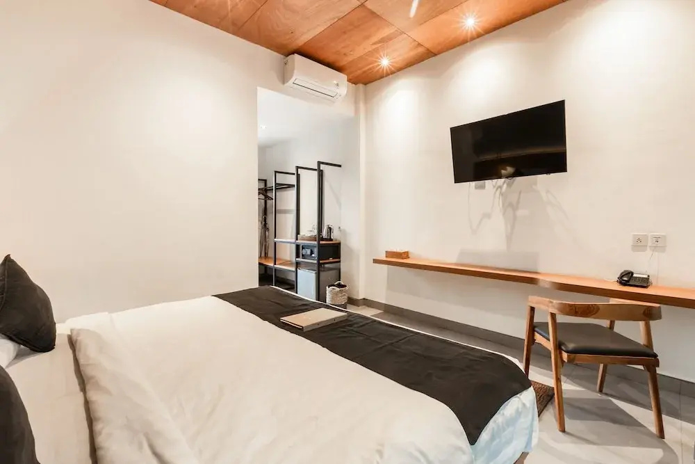 Deluxe Double room with garden view (full double bed)