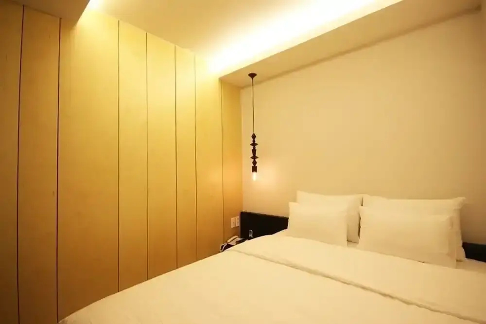 Economy room