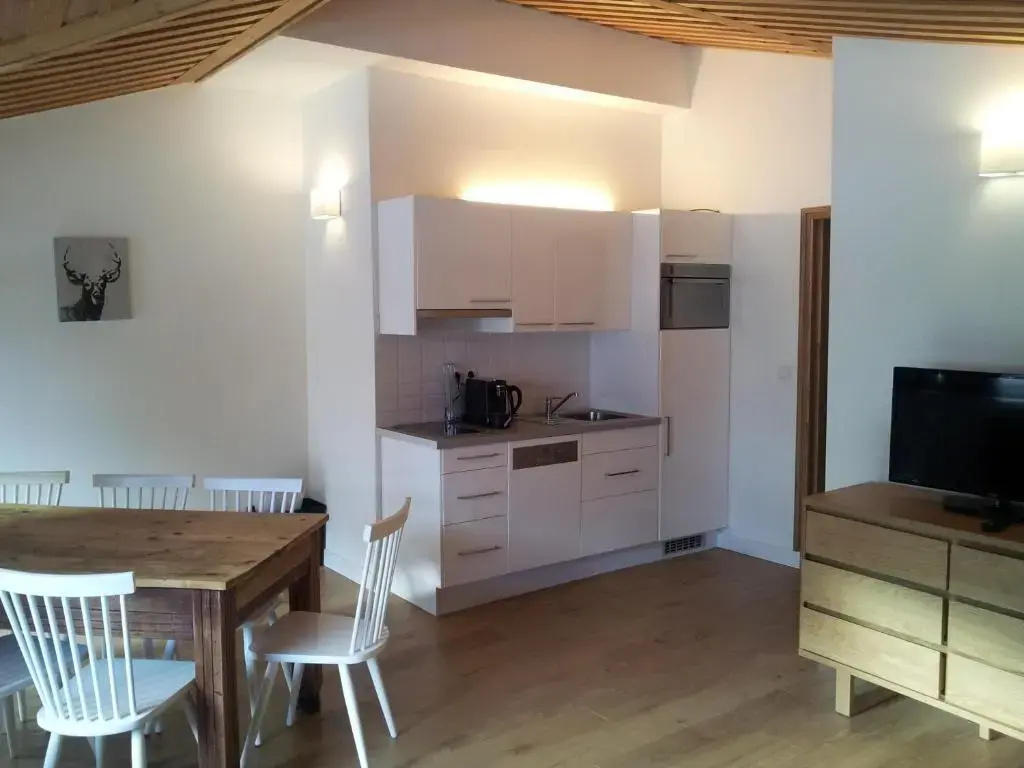 3 Bedrooms Apartment