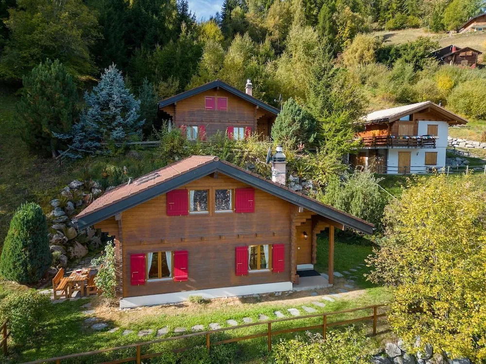 4 Bedrooms Chalet with balcony
