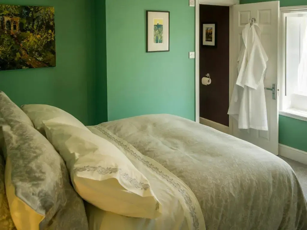 Standard Double room with garden view (full double bed)