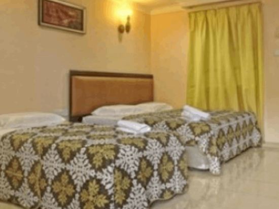 Penarak Bamboo Beach Motel