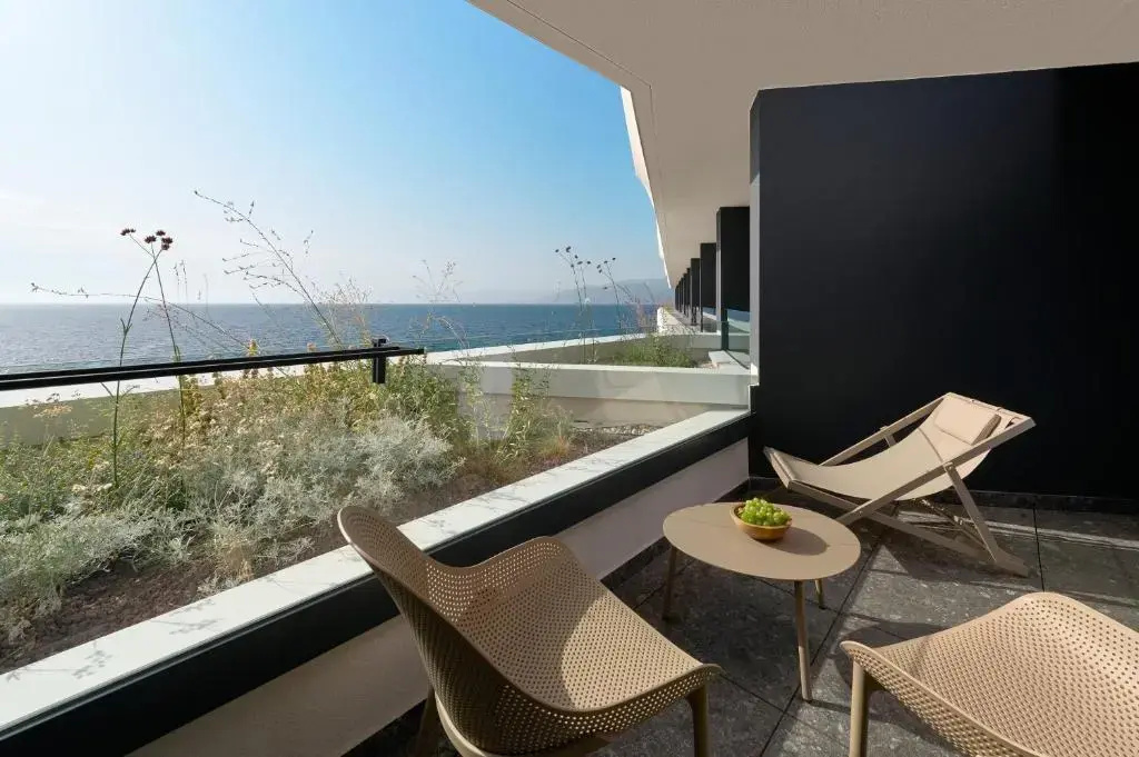 Balcony & Terrace