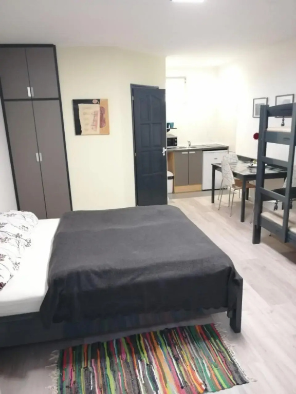 4 Barat Apartman - фото 2