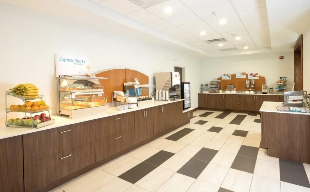 Holiday Inn Express Hotel & Suites Detroit - Utica by IHG - фото 30
