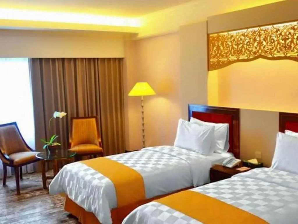 Kyriad Bumiminang Hotel - фото 6