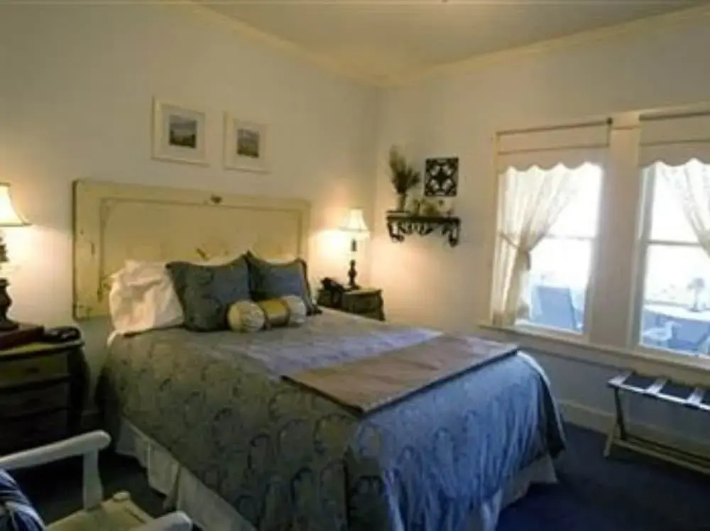 Magnolia Hotel