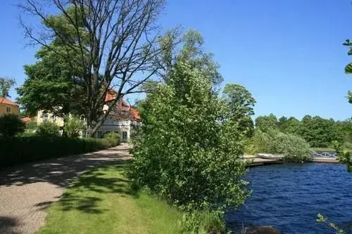 Beach & Waterfront