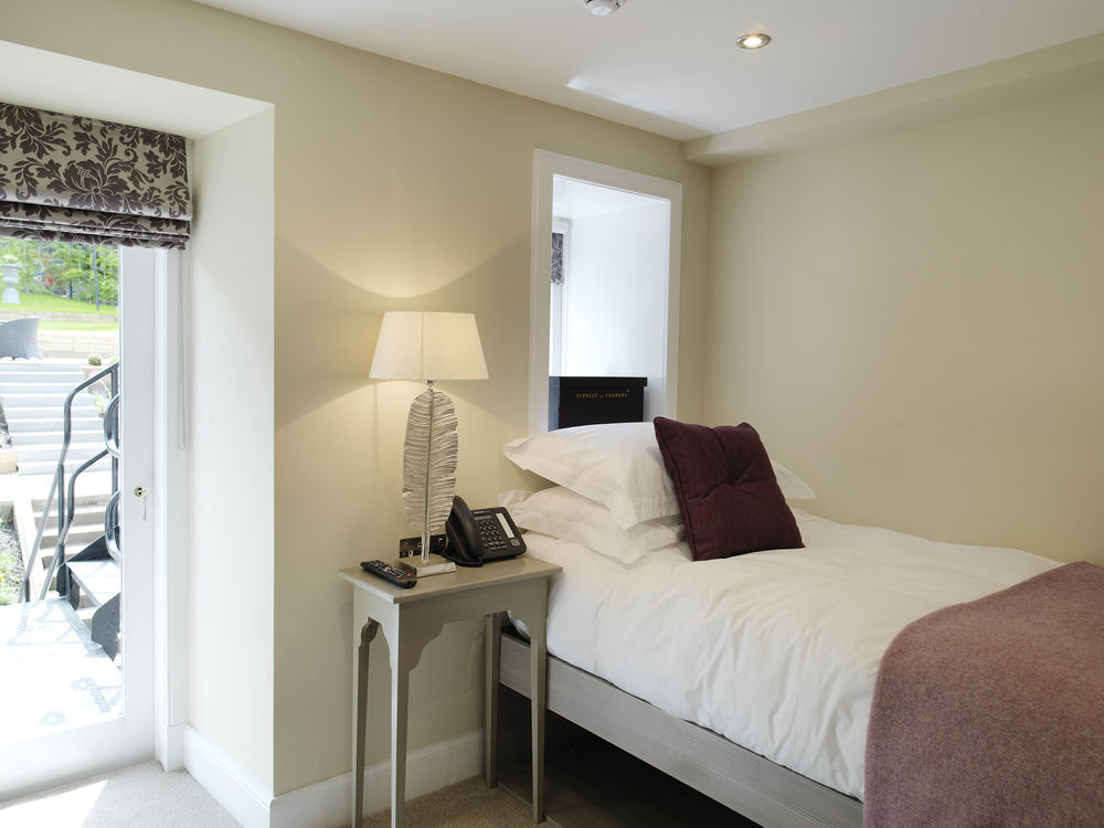 24 Royal Terrace Hotel by null