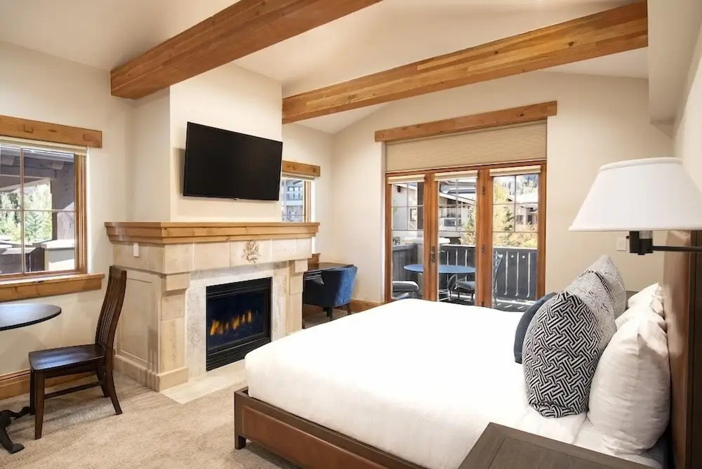 Deluxe One Bedroom Suite 1 Apartment Hotel by RedAwning