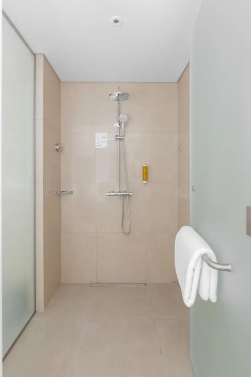 Premier Inn Dubai Ibn Battuta Mall 10