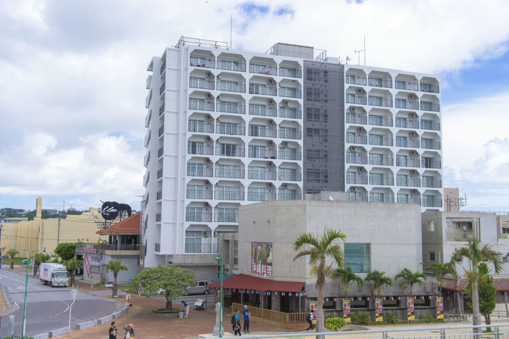 Monpa Chatan Beachside Condominium Hotel image