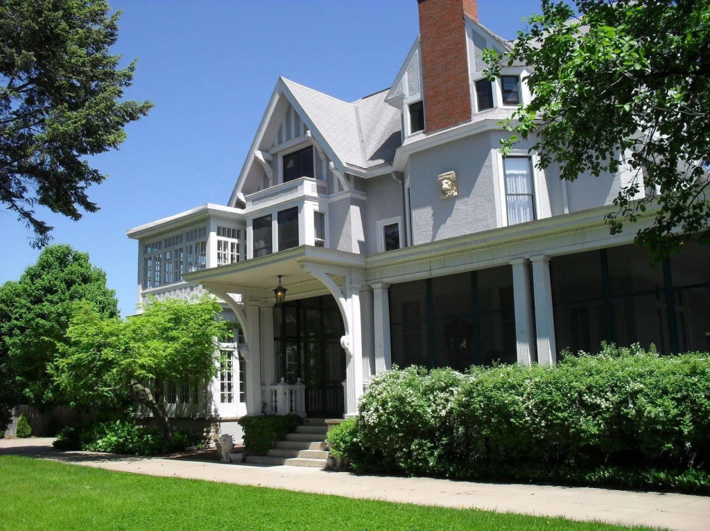 Alexander Mansion Bed and Breakfast