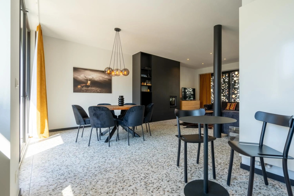 La Maison Noire — 4