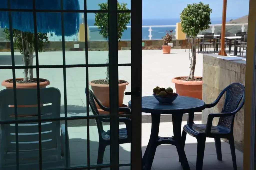 1 Bedroom Apartment with pool view