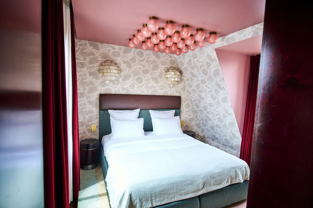 Hôtel du Rond-Point des Champs-Élysées 36