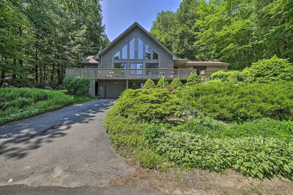 Sebago Lake Gem on Private Cove w/ Boat Dock!
