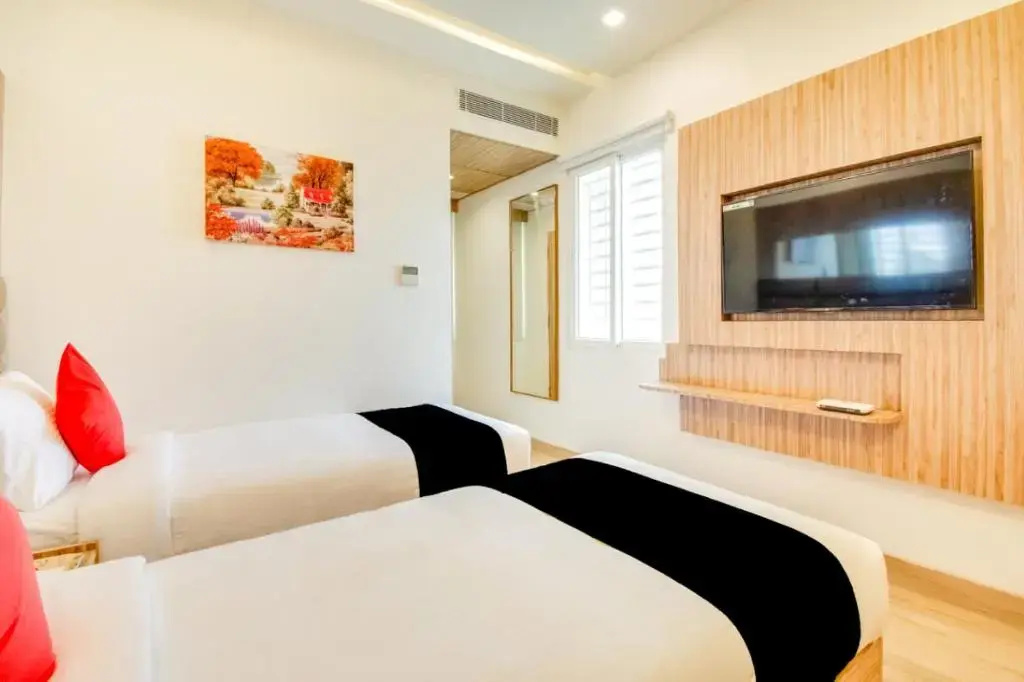 Deluxe Double room (full double bed)