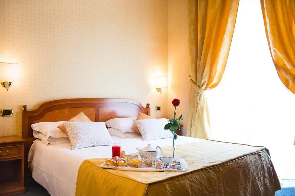 Standard Double room (full double bed)