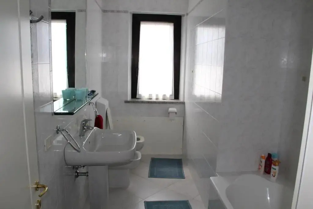 3 Bedrooms Cottage