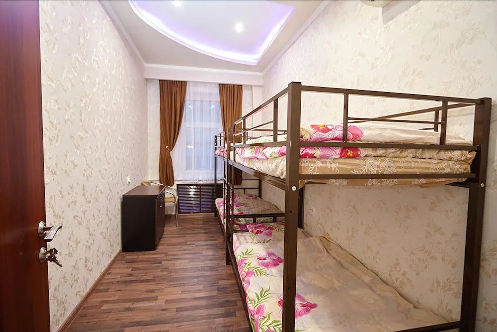 Yug Mini-Hotel — 4