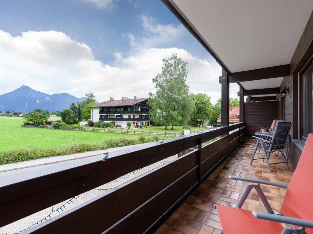Moderner Ferienwohnung mit 2 Schlafzimmer und großen Balkon
